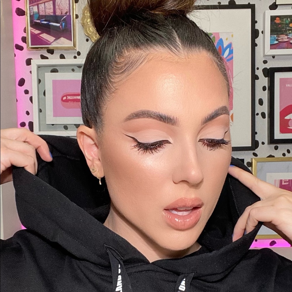 Meet your Posher, Elyse